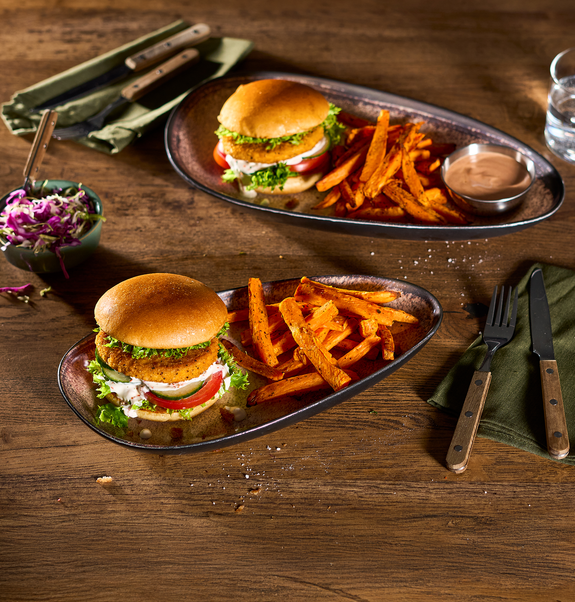 Vegane Crispy Burger mit Süsskartoffel-Pommes